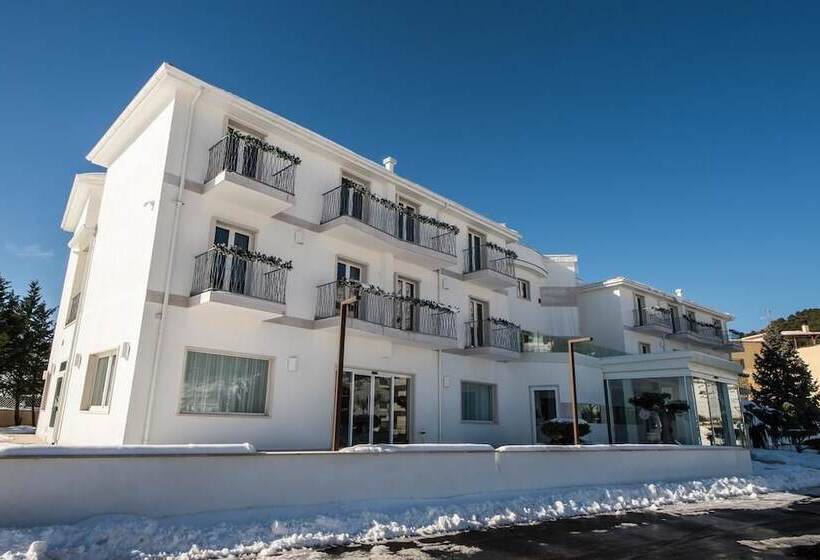 هتل Malucri Resort