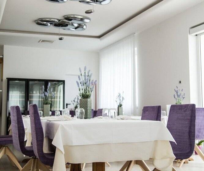 هتل Malucri Resort