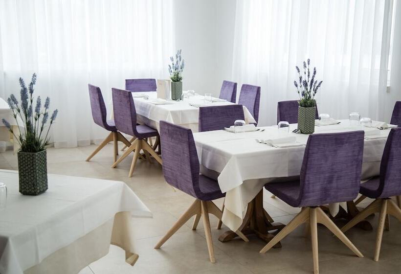 هتل Malucri Resort