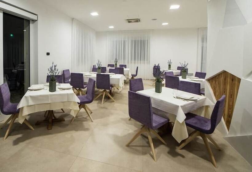 هتل Malucri Resort