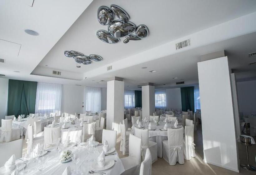 هتل Malucri Resort