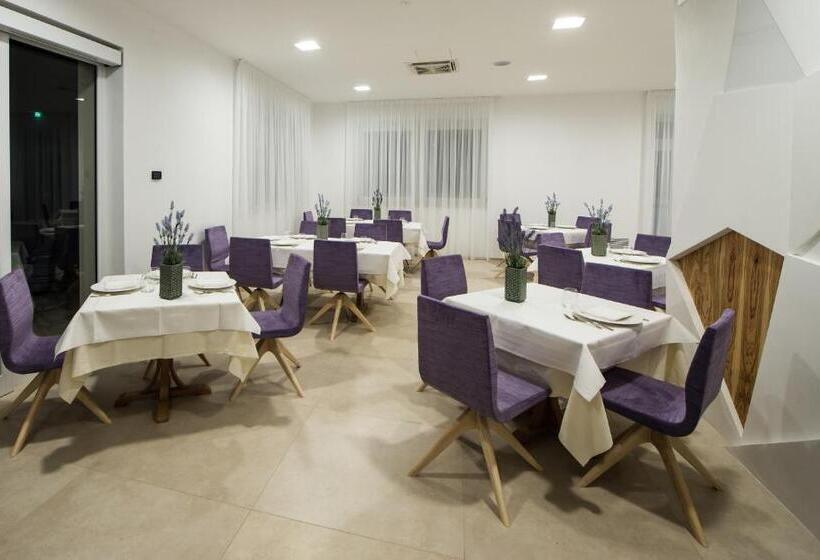 هتل Malucri Resort