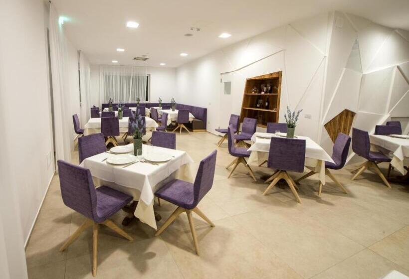 هتل Malucri Resort