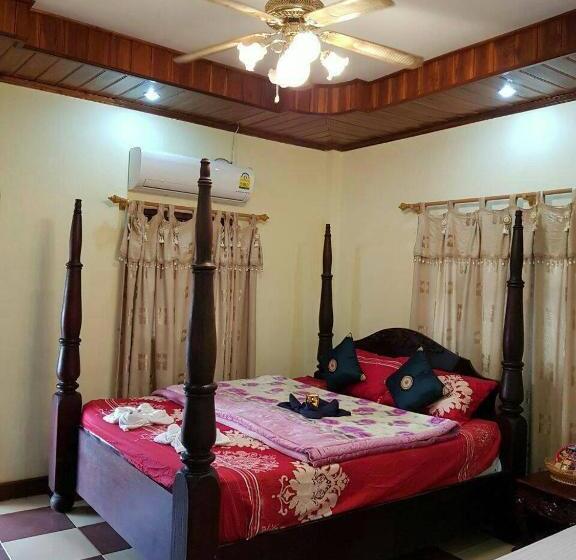 هتل Sakura Wood House