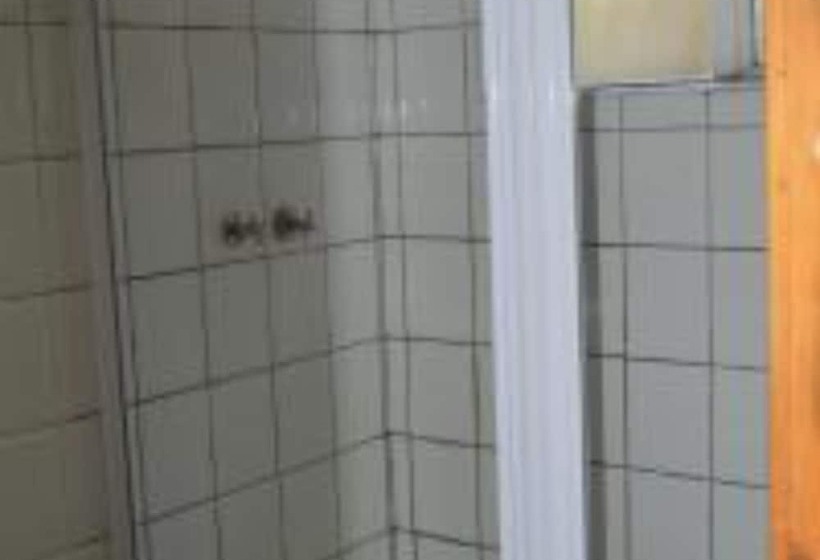 בית מלון כפרי The George