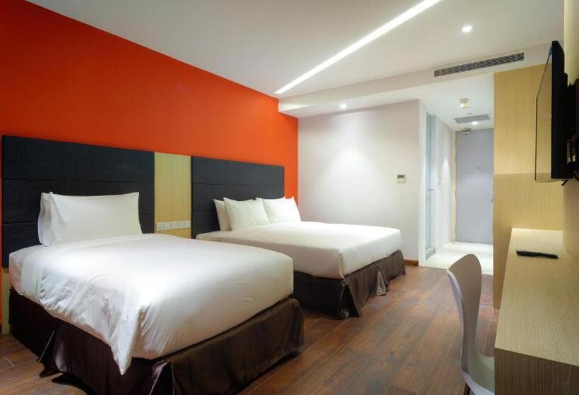 The Klagan Riverson Hotel & Residence