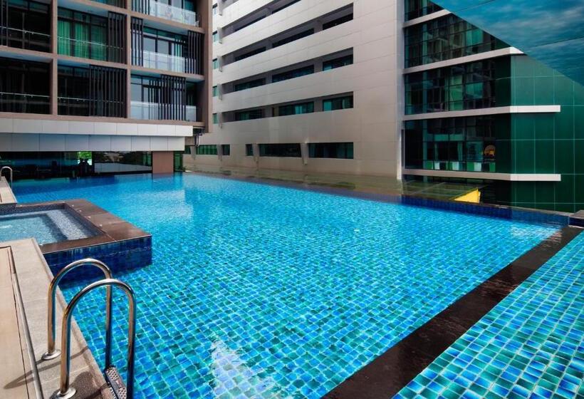 The Klagan Riverson Hotel & Residence