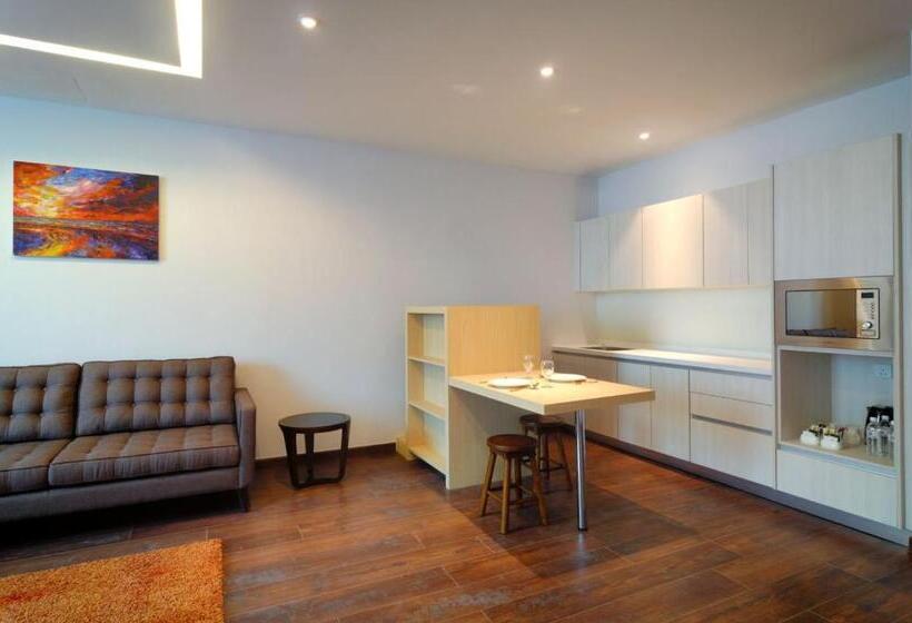 The Klagan Riverson Hotel & Residence