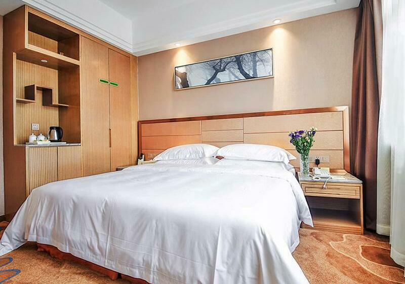 Vienna International Hotel Huhan Jiedaokou