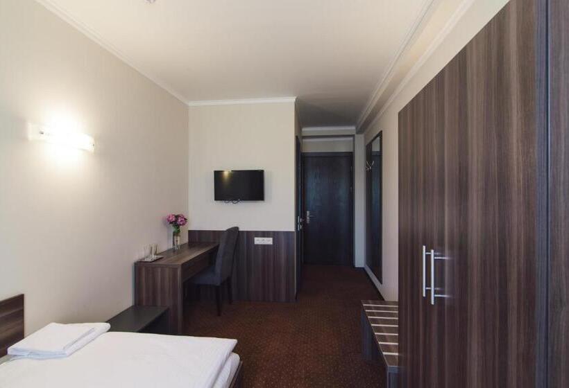 هتل Zinedine Sport