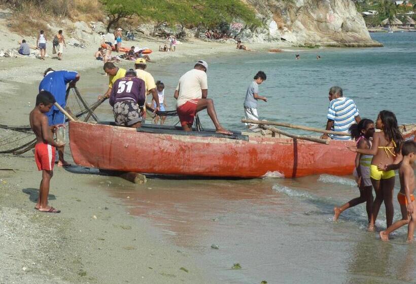 Casa Barca Taganga Hostel