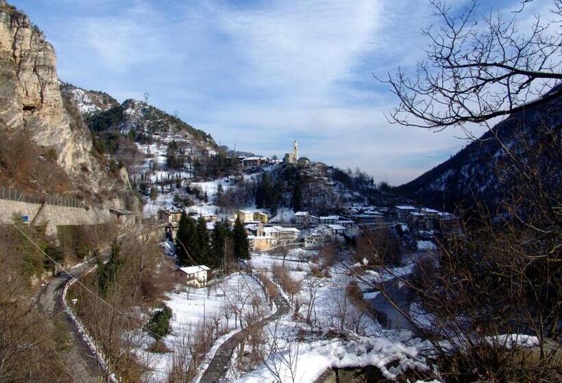 Schronisko Rifugio Escursionistico La Ruà