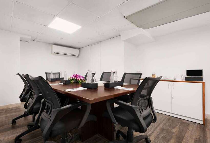 هتل Howard Johnson By Wyndham Kolkata Airport