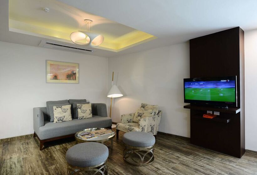 هتل Howard Johnson By Wyndham Kolkata Airport