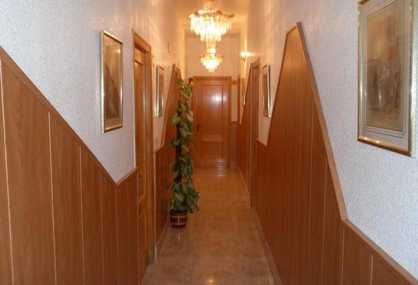 호스텔 Hostal Asensio Nijar