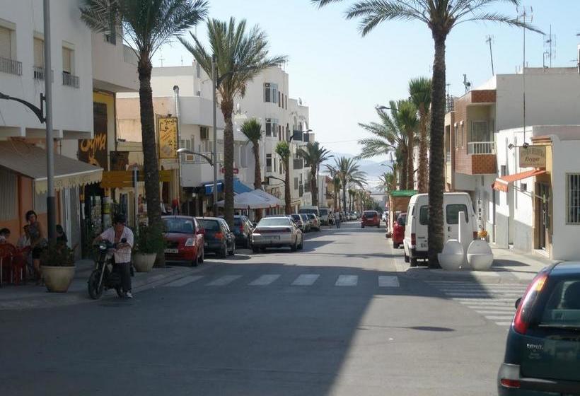 호스텔 Hostal Asensio Nijar