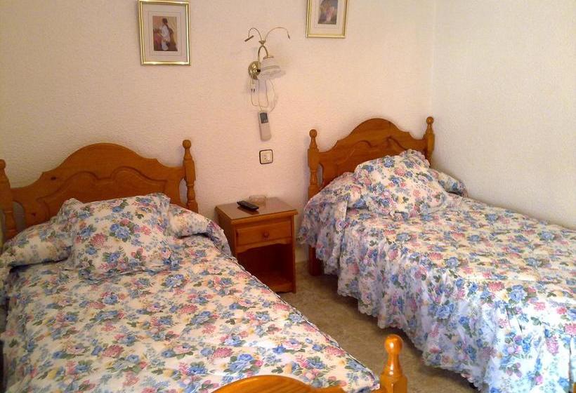 호스텔 Hostal Asensio Nijar