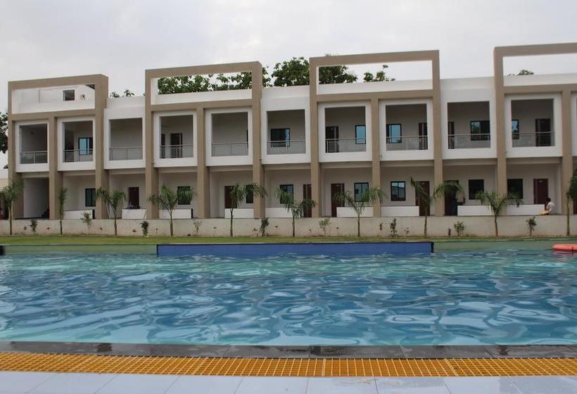 Banyan Paradise Resort