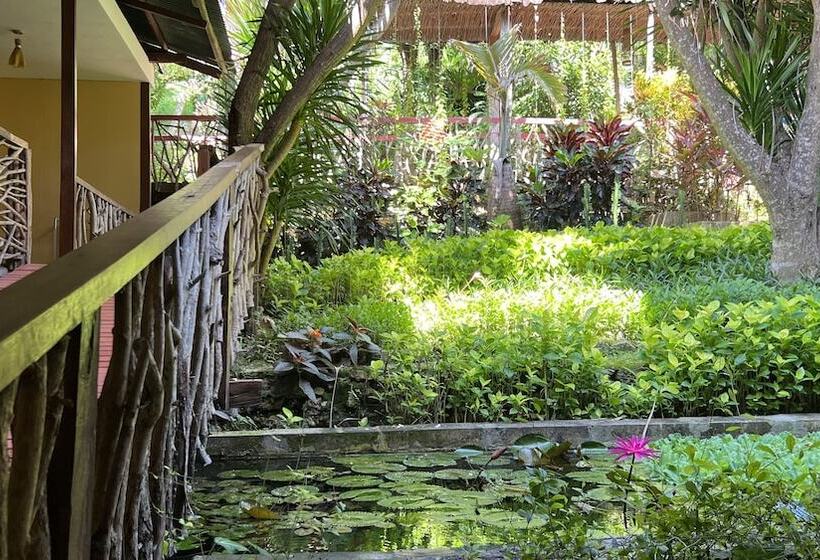 Bed and Breakfast Centro Bajo Hotel & Resto