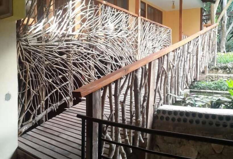 Bed and Breakfast Centro Bajo Hotel & Resto