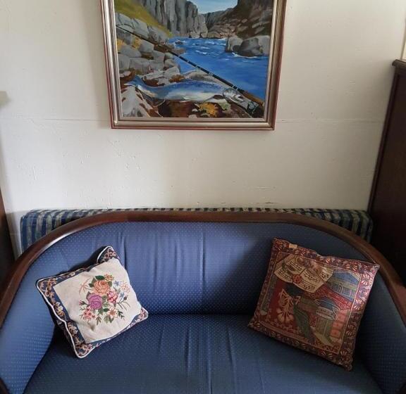 تختخواب و صبحانه Guesthouse Gamli Bær