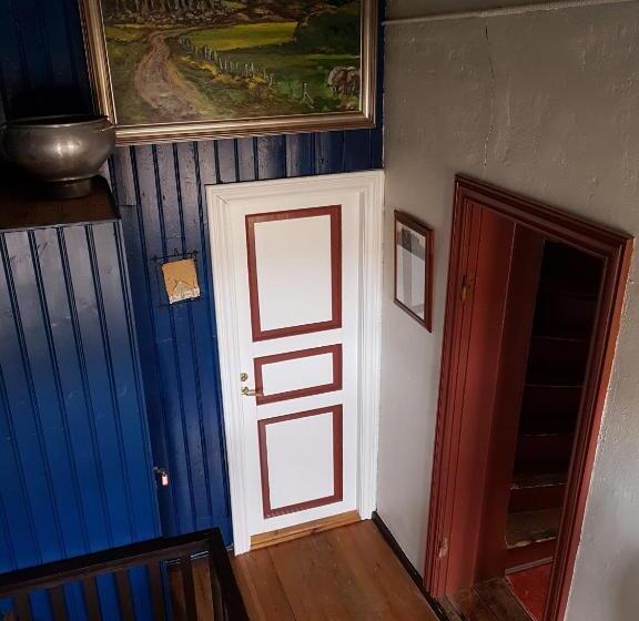 تختخواب و صبحانه Guesthouse Gamli Bær