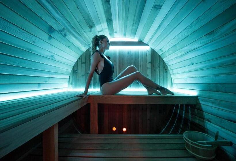 Bed and Breakfast Iconic Wellness Resort & Spa