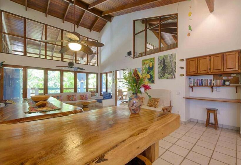 Casa Sueca Hotel   At The Beach