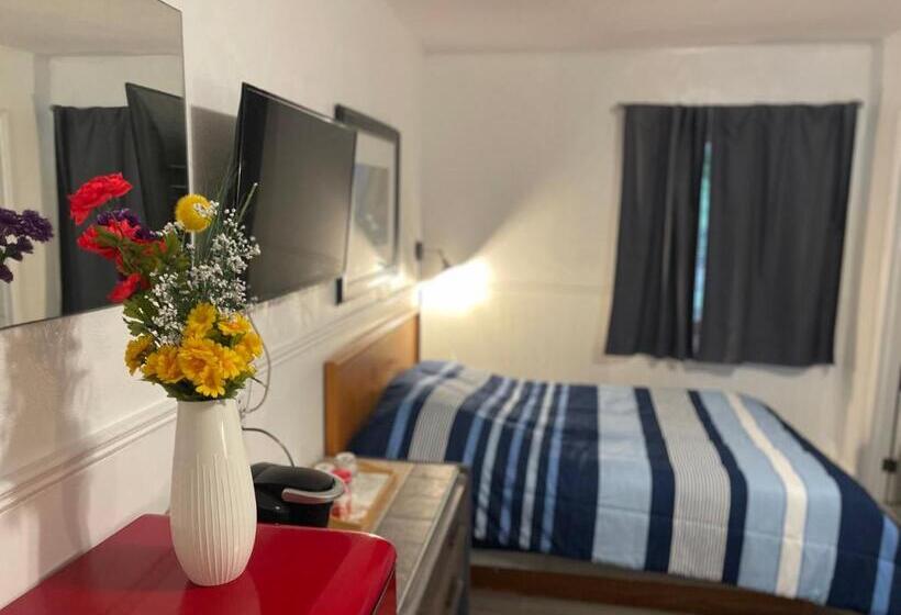 Cedar Vista Motel