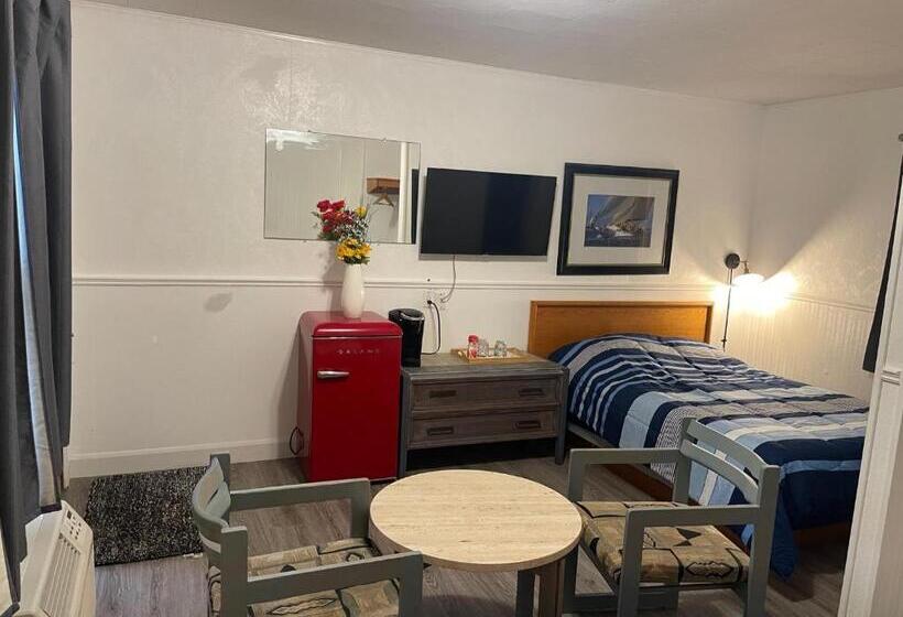 Cedar Vista Motel