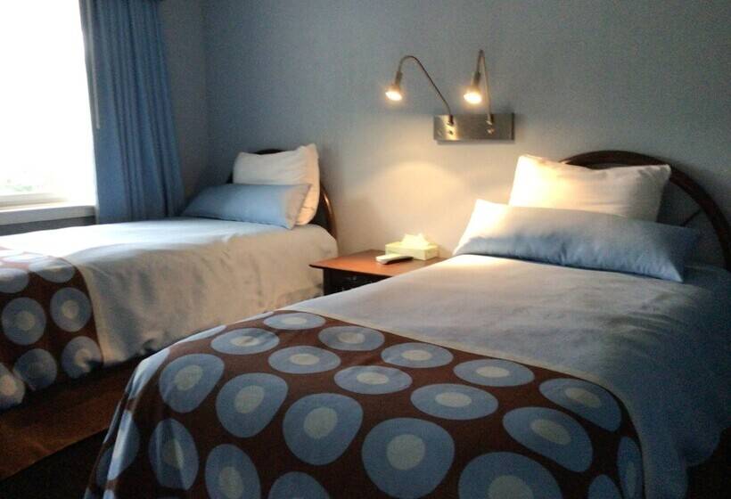 Hitching Post Country Motel