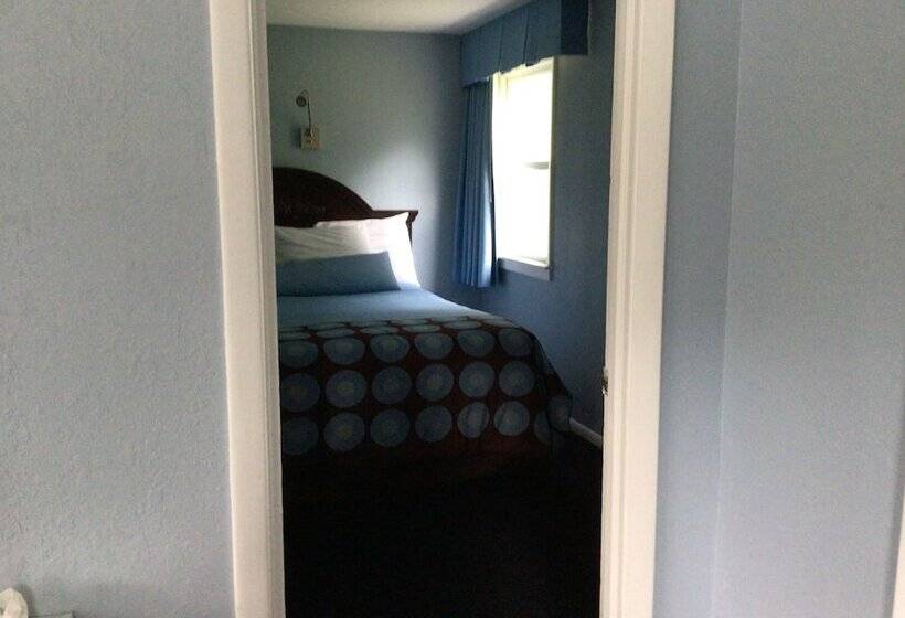 Hitching Post Country Motel