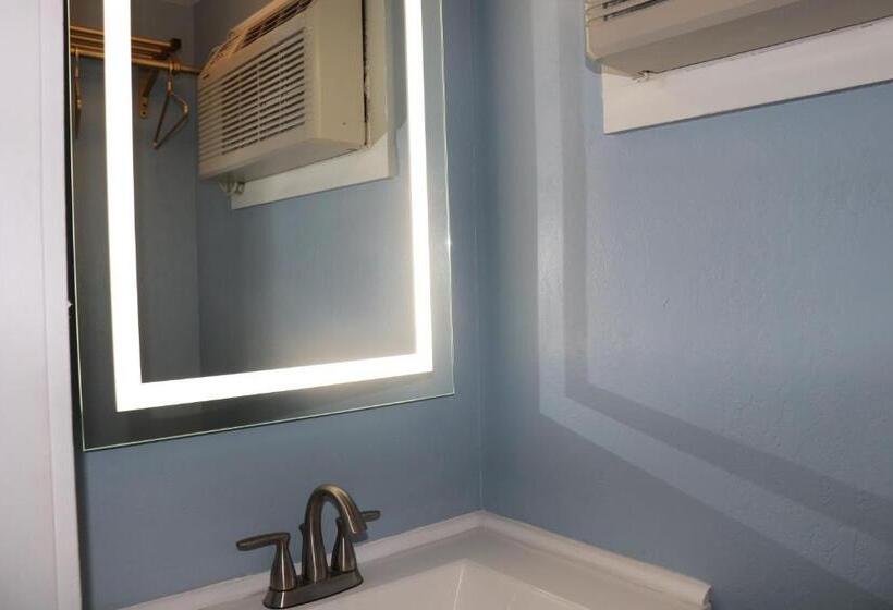 Hitching Post Country Motel