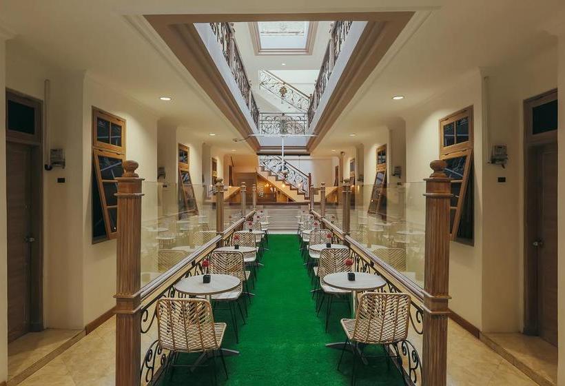 Отель Akila Stay