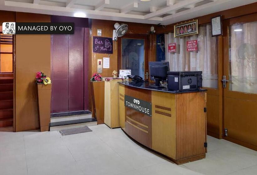 בית מלון כפרי Alps Residency