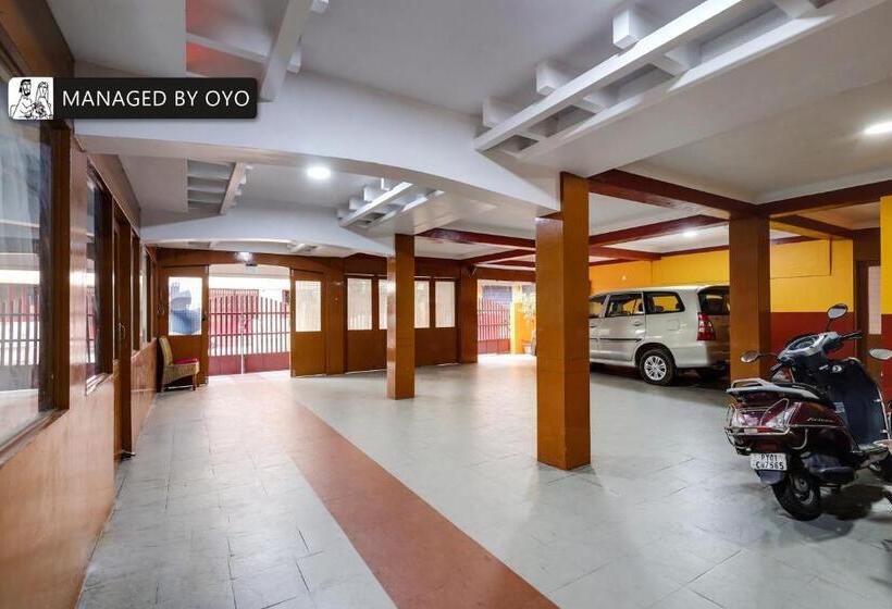 בית מלון כפרי Alps Residency