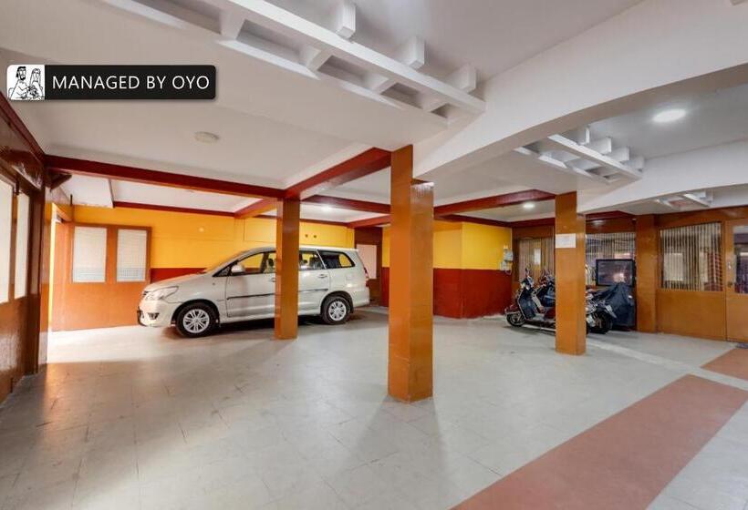 בית מלון כפרי Alps Residency