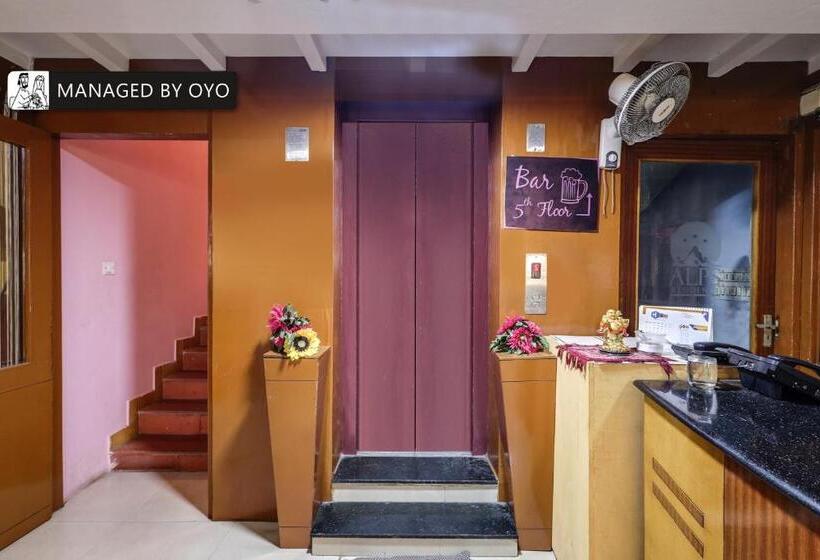 בית מלון כפרי Alps Residency