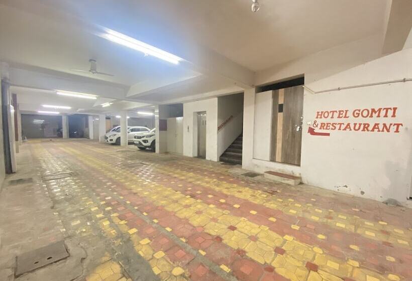 ホテル Gomti