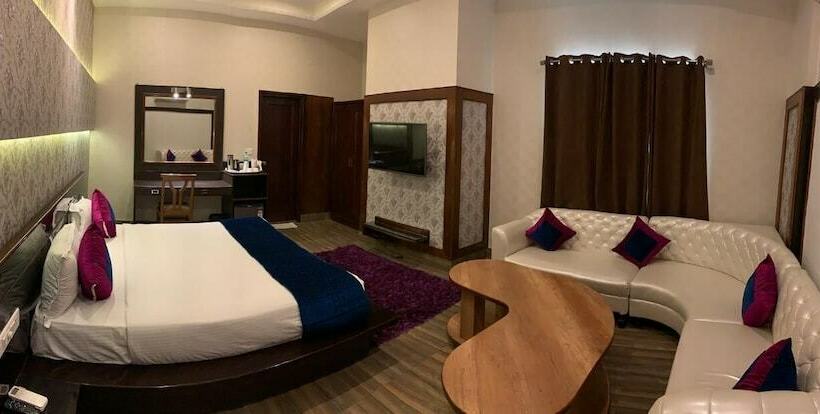 בית מלון כפרי Gopinath The Grand