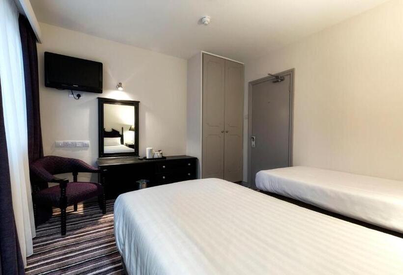 בית מלון כפרי Ivy Tower