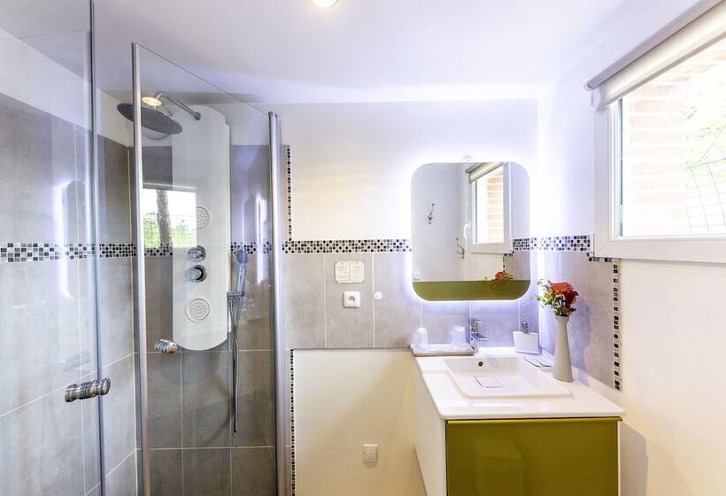 Отель Le Moulin De Rudelle