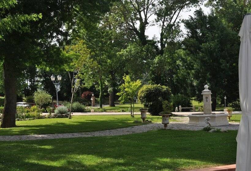 Отель Le Moulin De Rudelle