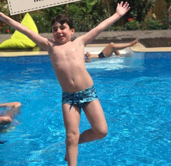 בית מלון כפרי Nostalgia World