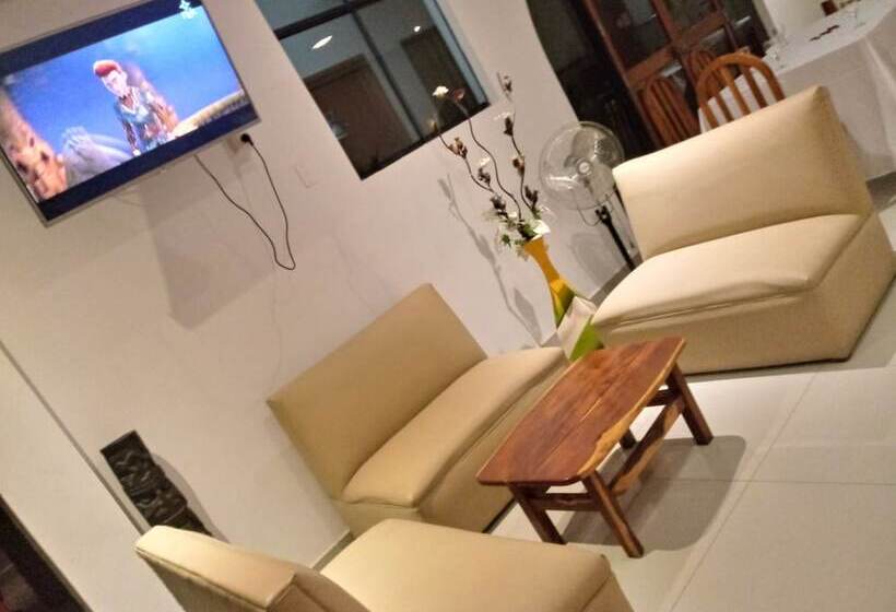 هتل Nueva Estrella