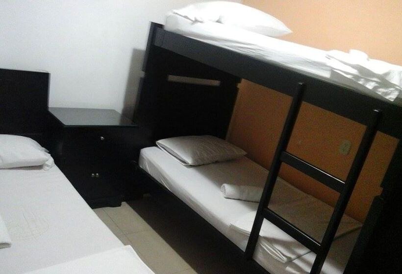 هتل Palmeras De Mariana