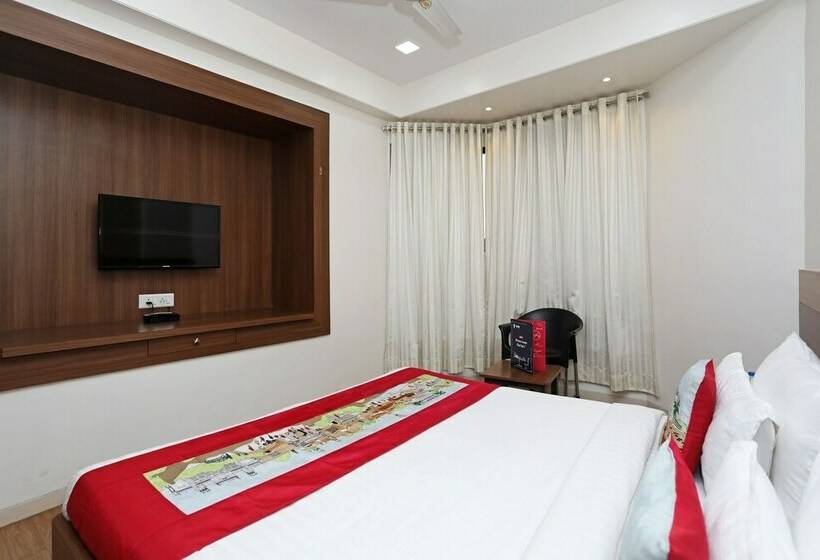 فندق Renovos  Riviera