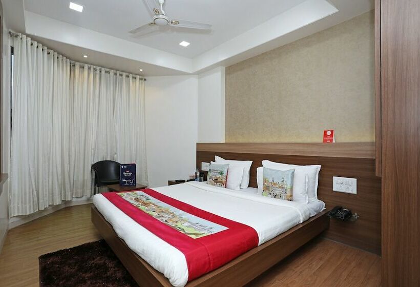 فندق Renovos  Riviera