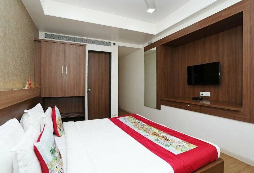 فندق Renovos  Riviera