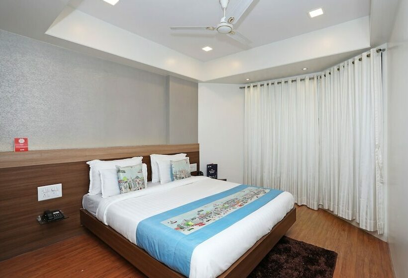 فندق Renovos  Riviera